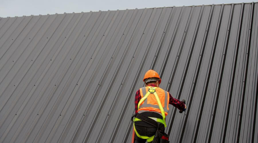 Professional metal roof installation services in Universal City, CA